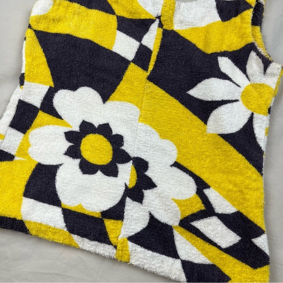 Mod Flower Tank Top - Picture 3 of 4